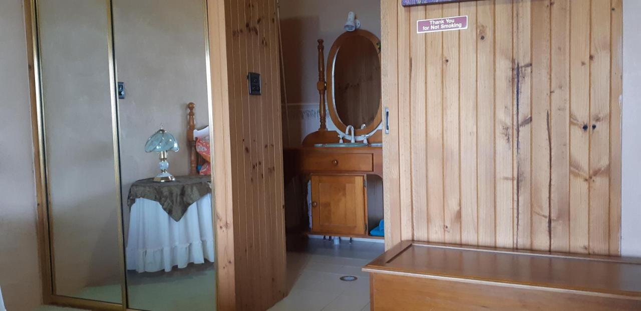 Mapleton Peaceful Provence Bnb Buitenkant foto